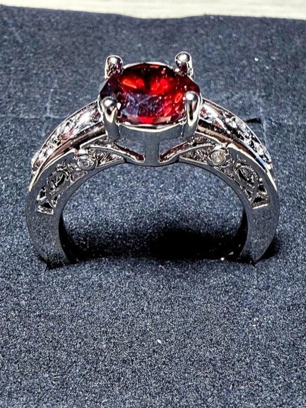 Red Gemstone 10K marked Ring – Ornate Statement Design